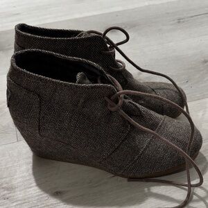 Brown Herringbone Ankle wedge Toms Boots